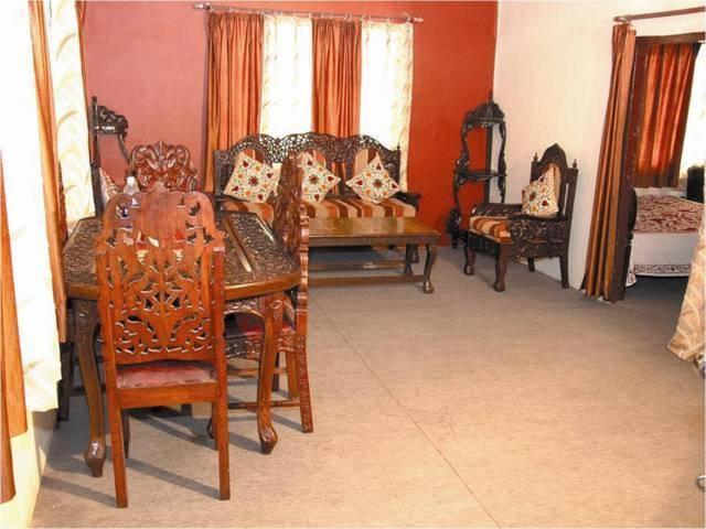 Hotel Surya Kiran Mussoorie Rom bilde